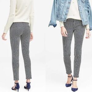 Banana Republic, Sloan ankle pant in pinstripe (navy/white) size 4